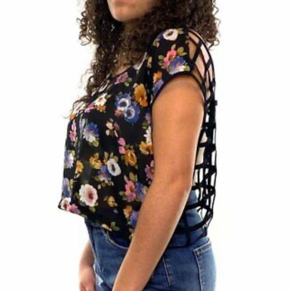 LF/Millau ⭐️ Cropped Caged Flower Top - Picture 4 of 5
